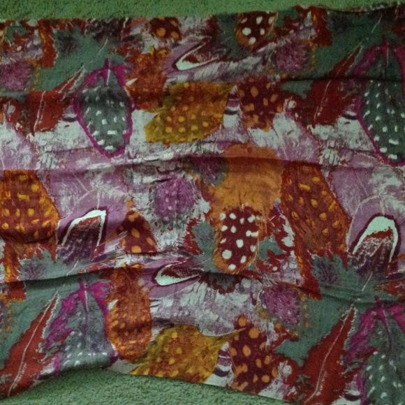 Tolani 100% Silk Scarf/Wrap - Picture 3 of 5